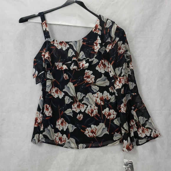 NWT I.N.C. Printed Floral Asymmetric Blouse - Picture 4 of 7